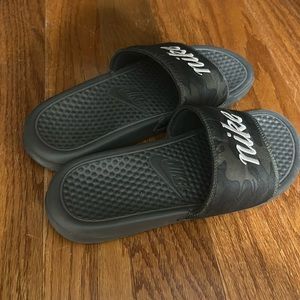 nike slides